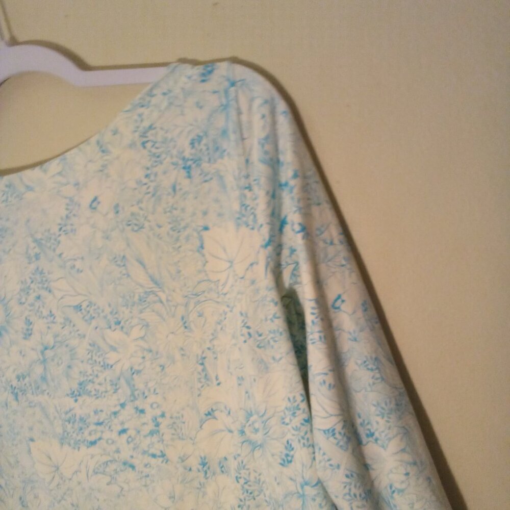 Talbots Shirt Women M 3/4 Sleeve Soft Stretch Pattern Blue White - Picture 13 of 15